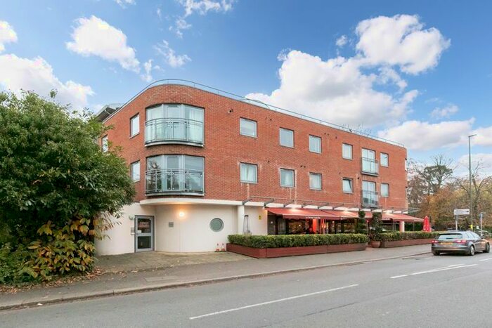 2 Bedroom Flat To Rent In Hersham Road, Walton-On-Thames, KT12