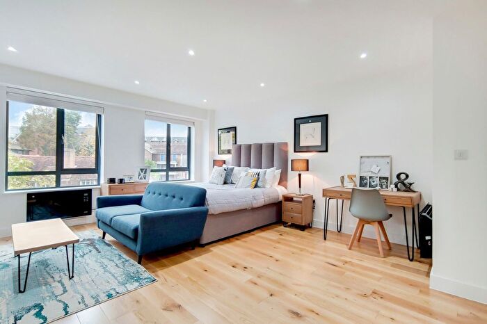 Studio To Rent In North Street, Stocks House, KT22