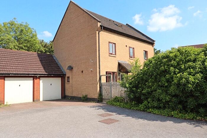 6 Bedroom Detached House For Sale In Kidderminster Walk, Broughton, MK10