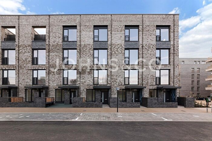 4 Bedroom Town House To Rent In Hopkins Row, London, E20