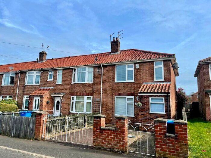 3 Bedroom Terraced House To Rent In Bixley Close, Norwich, NR5