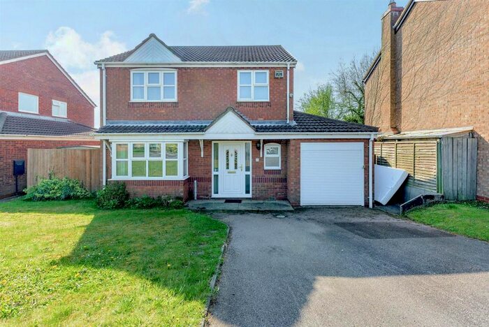 3 Bedroom Detached House For Sale In Chestnut Close, Rugeley, Staffordshire, WS15