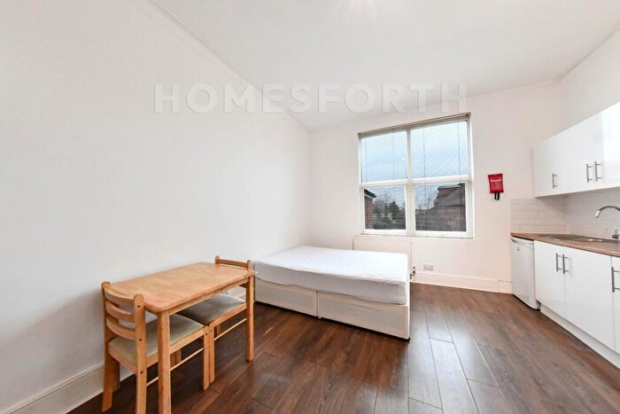 Studio To Rent In Manstone Road, Cricklewood, NW2
