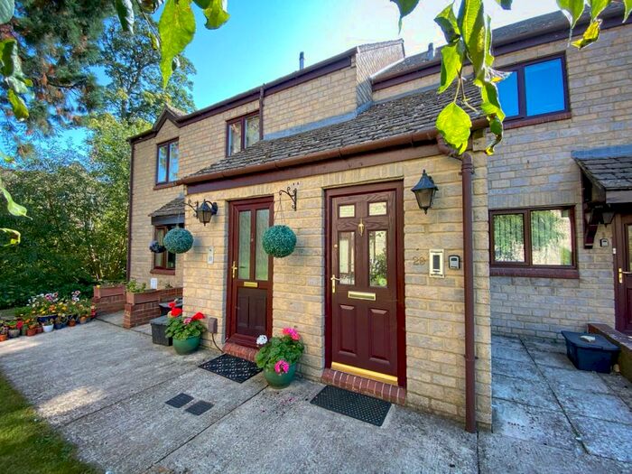 2 Bedroom Apartment To Rent In Riverside Gardens, Witney, Oxfordshire, OX28