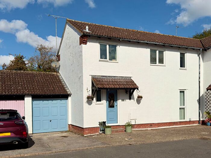 3 Bedroom Semi Detached House For Sale In Tallow Lane, Wanborough, SN4