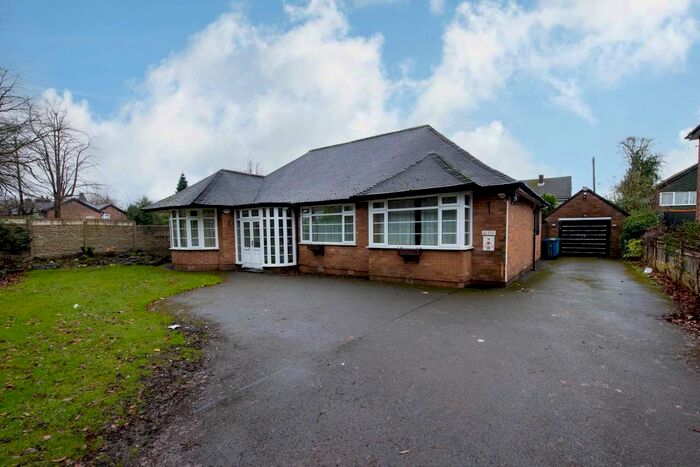 2 Bedroom Detached Bungalow To Rent In Bury Old Road, Salford, M7