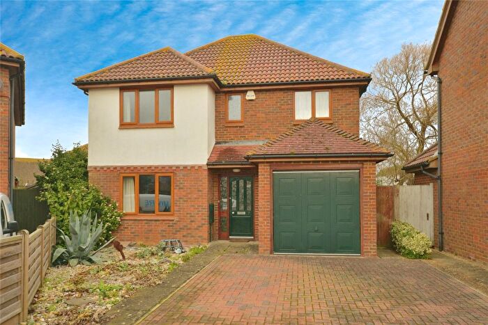 4 Bedroom Detached House For Sale In Jesson Close, St. Marys Bay, Romney Marsh, Kent, TN29