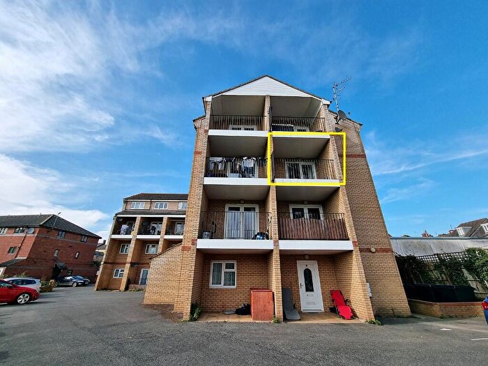 2 Bedroom Flat To Rent In Fields View, Wellingborough, NN8