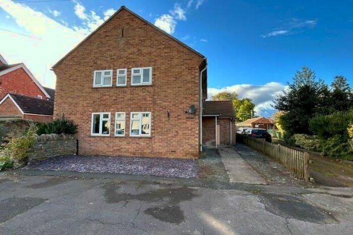 2 Bedroom Flat To Rent In Main Street, Evesham, WR11