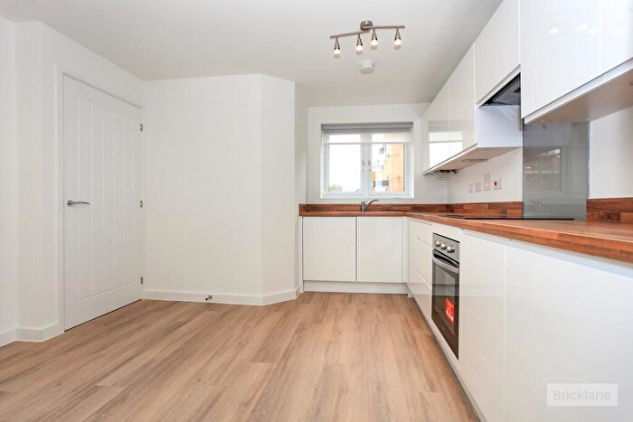 3 Bedroom Town House To Rent In Stonemason Way, Gunthorpe, Peterborough, PE4