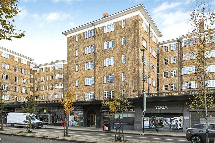 3 Bedroom Flat To Rent In Streatham High Road, London, SW16