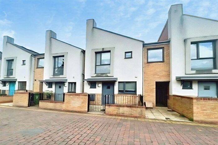 3 Bedroom Terraced House To Rent In Kilmeston Close, Eastleigh, SO50