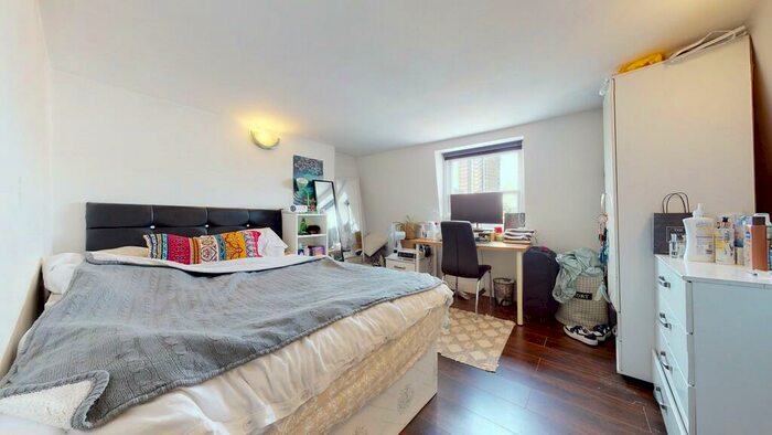 4 Bedroom Apartment To Rent In New Road, Whitechapel, E1