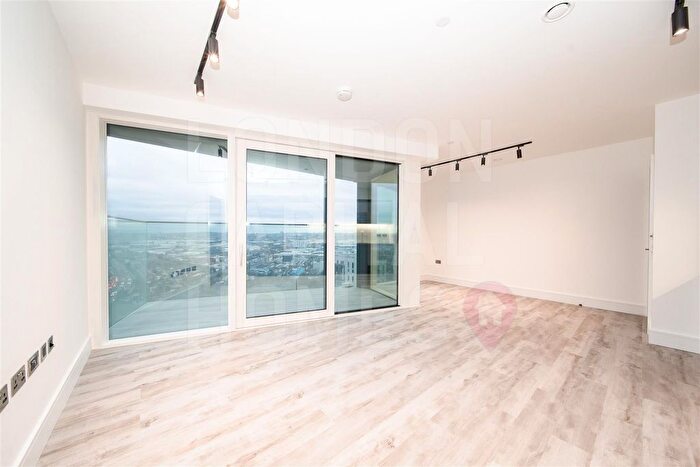 2 Bedroom Flat To Rent In Icon Tower, Portal Way, Acton, London, W3