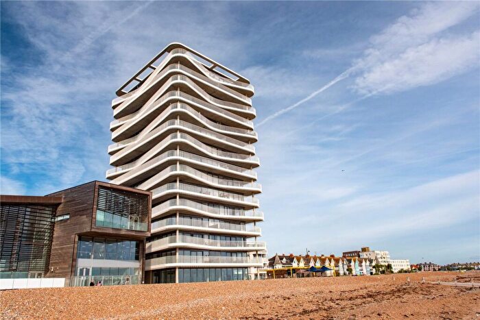 3 Bedroom Flat To Rent In Brighton Road, Worthing, West Sussex, BN11