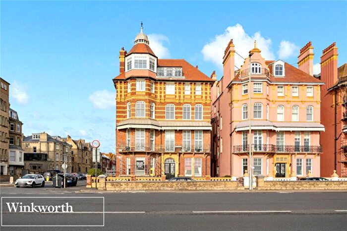 4 Bedroom Apartment To Rent In Kings Gardens, Hove, East Sussex, BN3