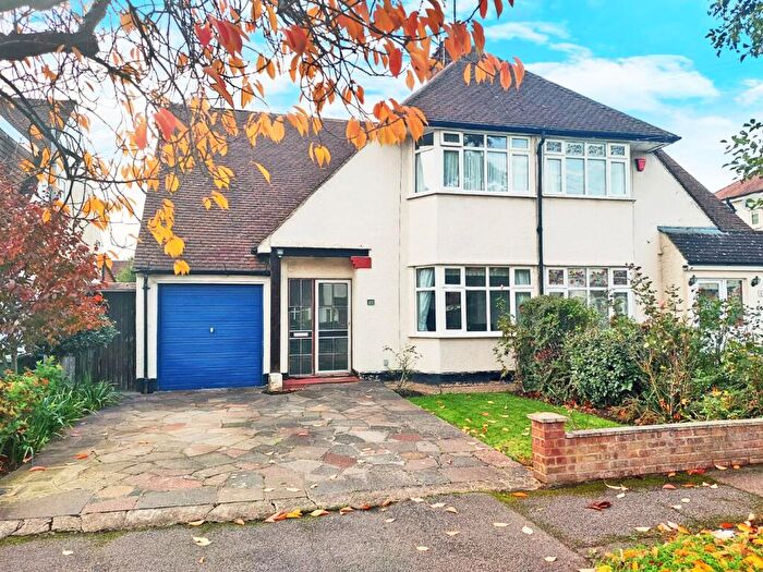 3 Bedroom Semi Detached House For Sale In The Avenue, Pinner, HA5