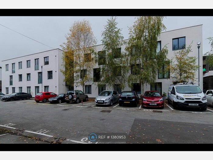 1 Bedroom Flat To Rent In Greenstead Court, Whyteleafe, CR3