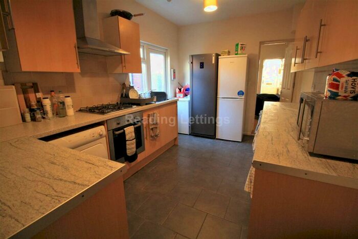 5 Bedroom House To Rent In St Peters Road, Reading, RG6