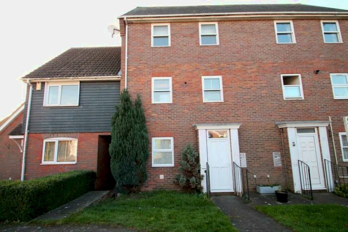 1 Bedroom Flat To Rent In Wivelsfield, Eaton Bray, LU6