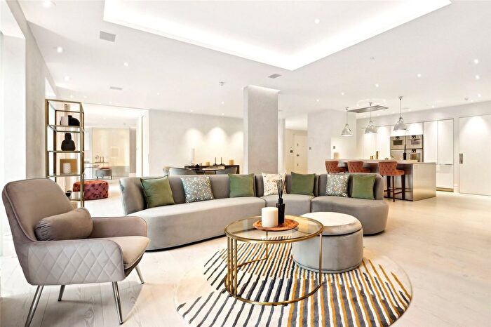 3 Bedroom Flat To Rent In Faraday House, Blandford Street, London, W1U