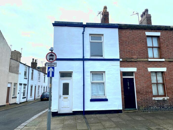 3 Bedroom End Of Terrace House To Rent In Kent Street, Fleetwood, Lancashire FY7