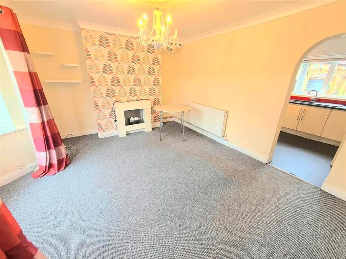 3 Bedroom Terraced House To Rent In Southwold Drive, Bramcote, Nottingham, NG8