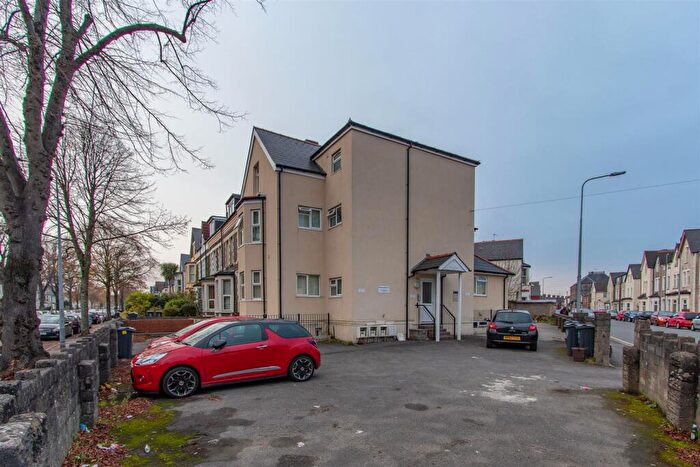 3 Bedroom Private Hall To Rent In Richmond Road, Roath, CF24