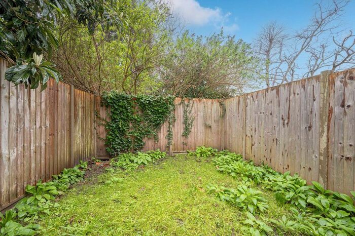 2 Bedroom Flat To Rent In Drewstead Road, Streatham Hill, London, SW16