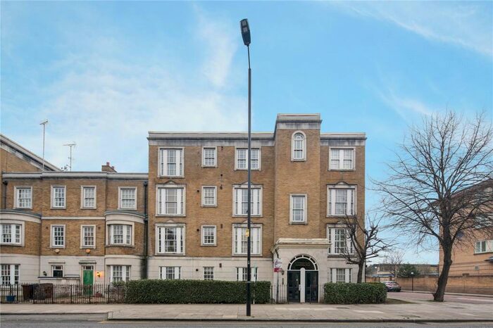 2 Bedroom Flat To Rent In Fortune Court, Queensbridge Road, London, E8