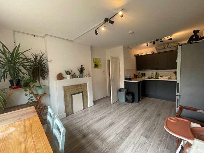 3 Bedroom Flat To Rent In South Gardens, The Avenue, Wembley, HA9