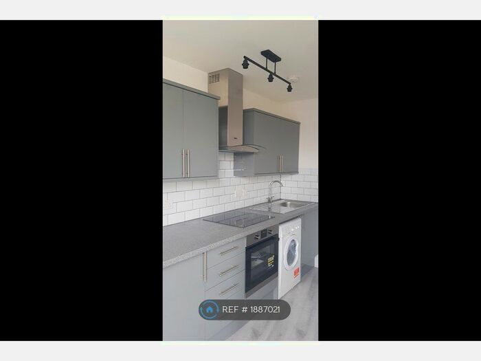 1 Bedroom Flat To Rent In Bedford Hill, London, SW12