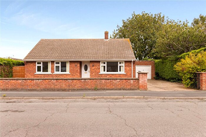 3 Bedroom Bungalow For Sale In Greenway, Barton-Upon-Humber, North Lincolnshire, DN18