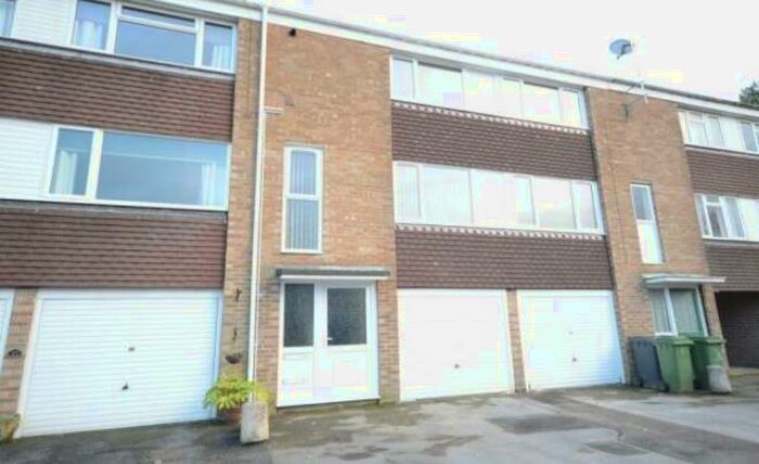 2 Bedroom Apartment To Rent In Cheviot Close, Basingstoke, RG22