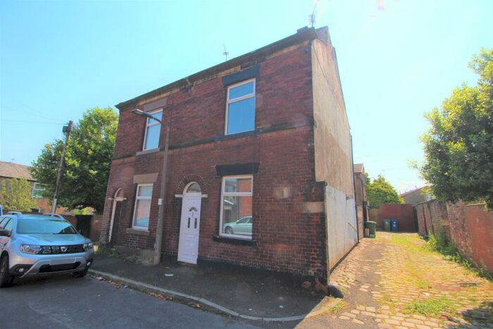 2 Bedroom End Of Terrace House To Rent In Whittle Street, Bury, BL8