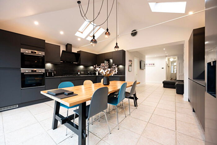 4 Bedroom Detached House For Sale In Whitworth Road, Southampton, Hampshire, SO18