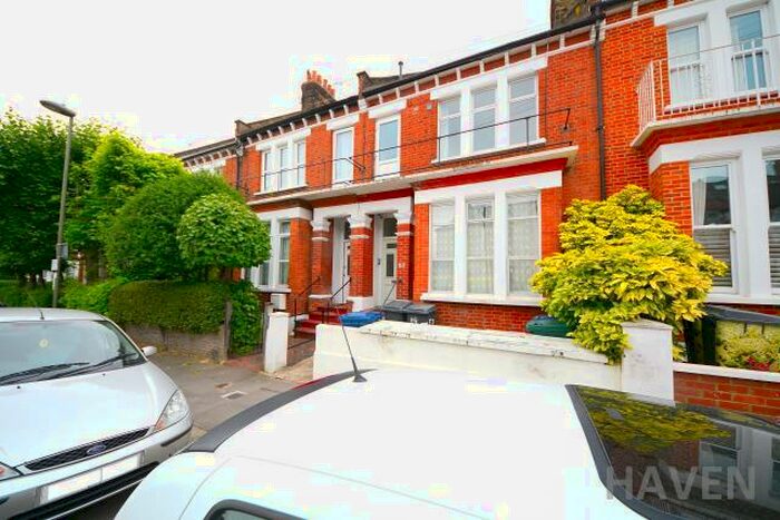 Studio To Rent In Durham Road, London, N2