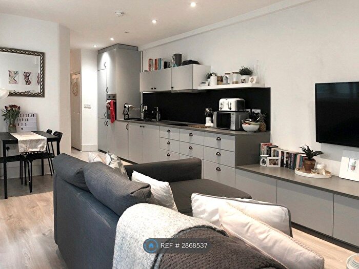 3 Bedroom Maisonette To Rent In Franciscan Road, London, SW17