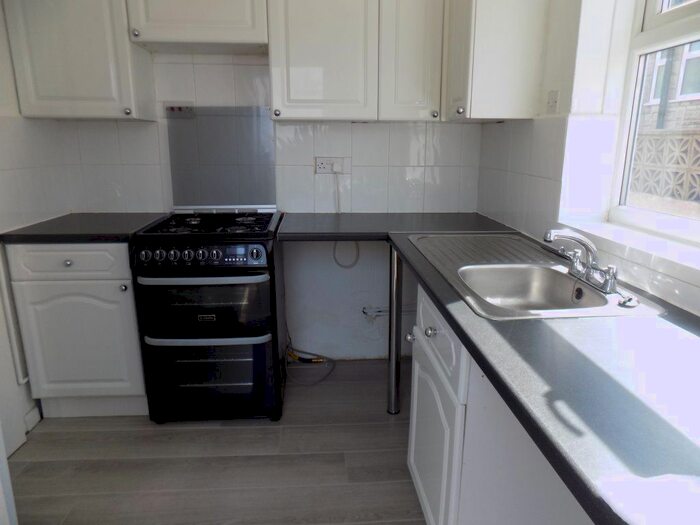 2 Bedroom Bungalow To Rent In Lan Manor, Swansea, SA6