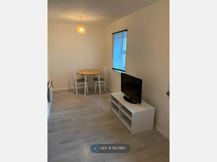 1 Bedroom Flat To Rent In Angelica Drive, London, E6