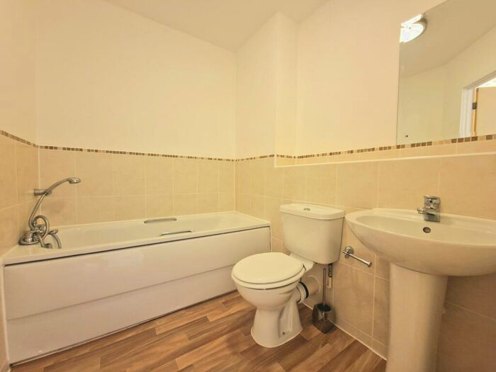 2 Bedroom Apartment To Rent In Ardwick Court, Sycamore Road, Farnborough, GU14