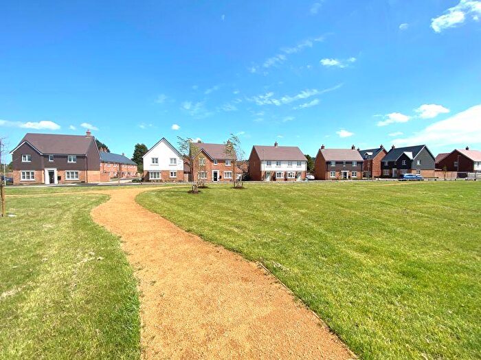 1 Bedroom Flat For Sale In Last Bed Apartment At Earls Park - % Deposit Paid! Limited Time Only!, GL1