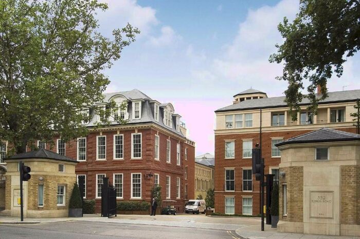 2 Bedroom Flat To Rent In Coleridge Gardens, Chelsea, SW10