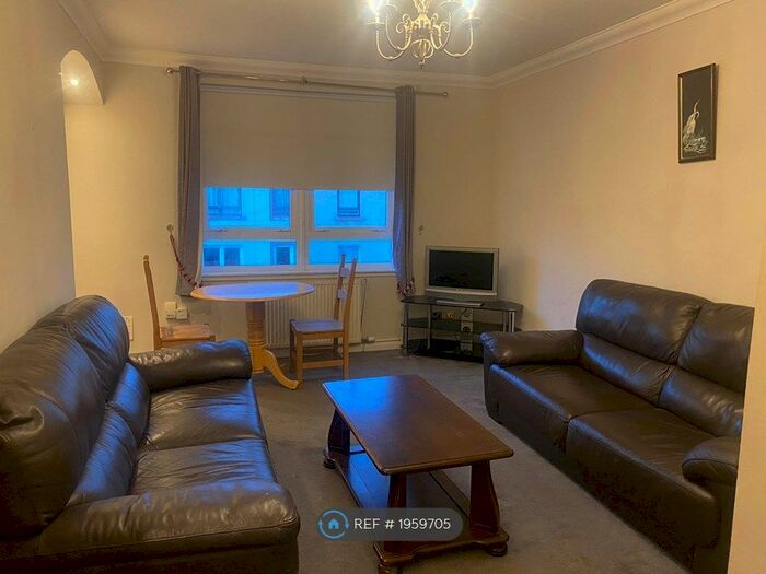 2 Bedroom Flat To Rent In Royston Mains Avenue, Edinburgh, EH5
