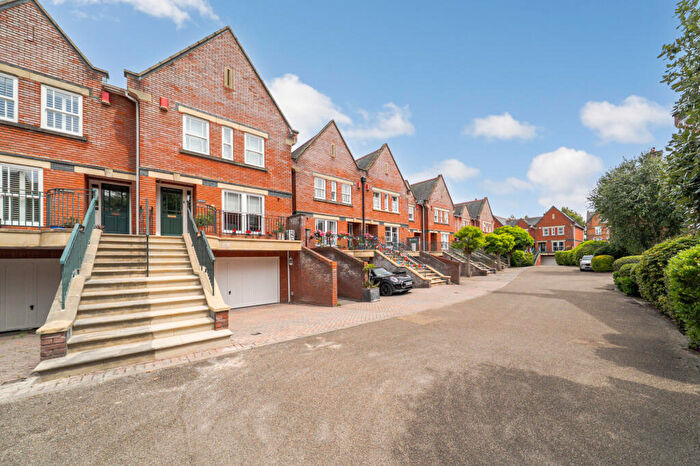 3 Bedroom Semi-Detached House For Sale In Pinel Close, Virginia Water, GU25