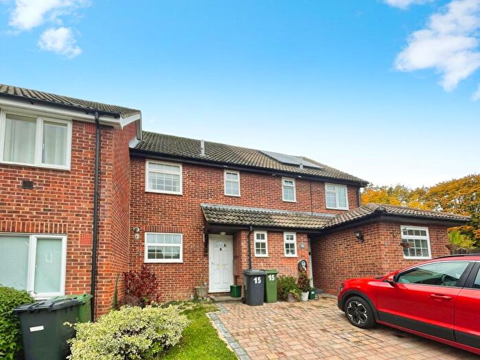 3 Bedroom Terraced House For Sale In Exeter Close, Basingstoke, RG22