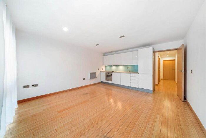 2 Bedroom Flat For Sale In Richmond Road, Kingston Upon Thames, KT2