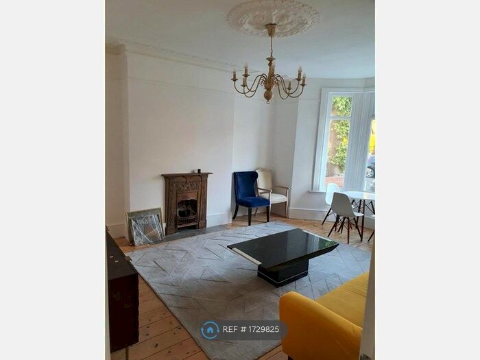 2 Bedroom Flat To Rent In Brockman Road, Folkestone, CT20