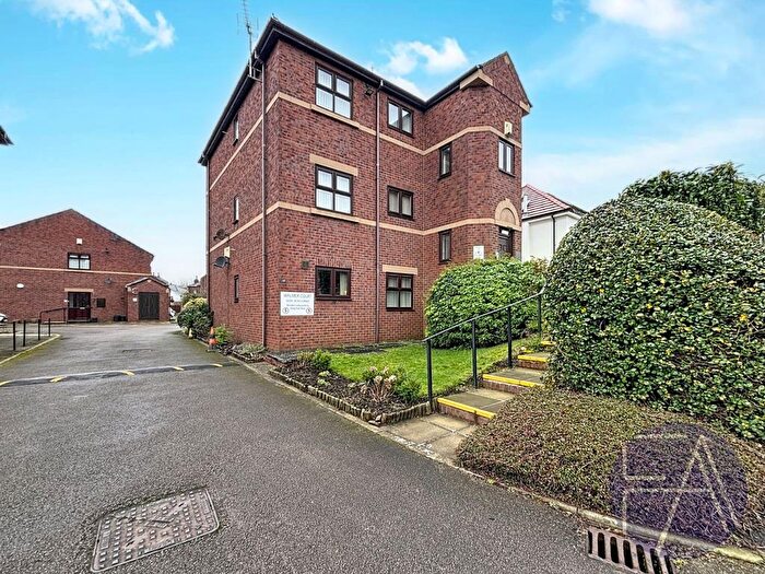 2 Bedroom Flat For Sale In Walmer Court, Walmer Road, Southport, Merseyside, PR8