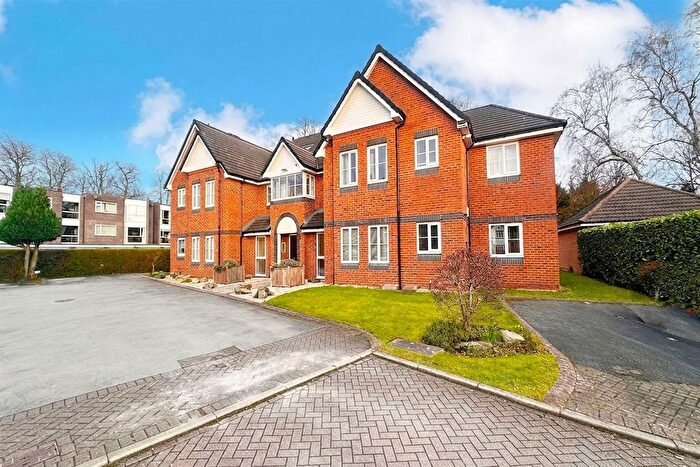 2 Bedroom Flat For Sale In Nursery Drive, Poynton, SK12